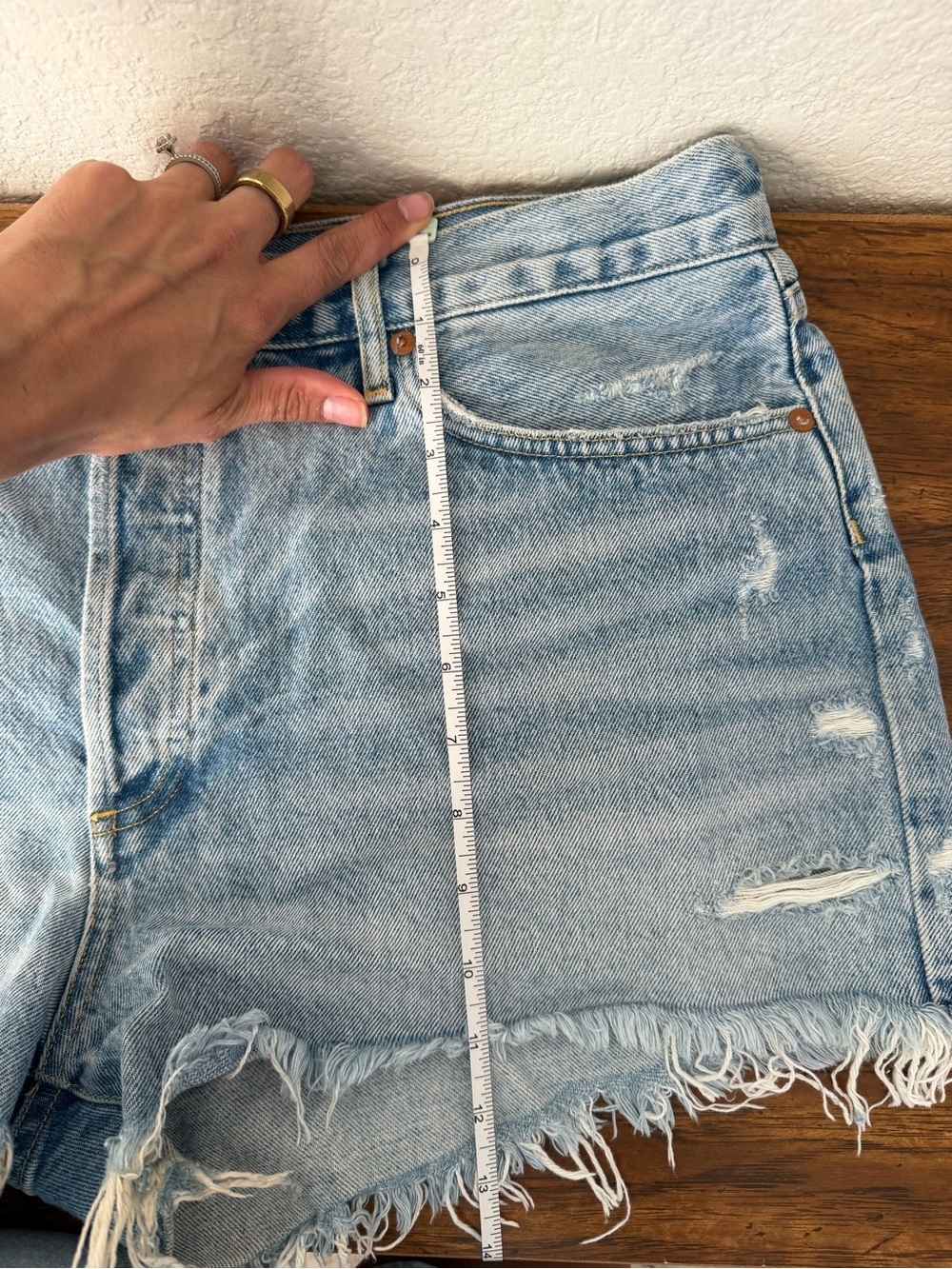 Agolde PARKER VINTAGE CUT OFF SHORT IN SWAPMEET - Picture 10 of 10